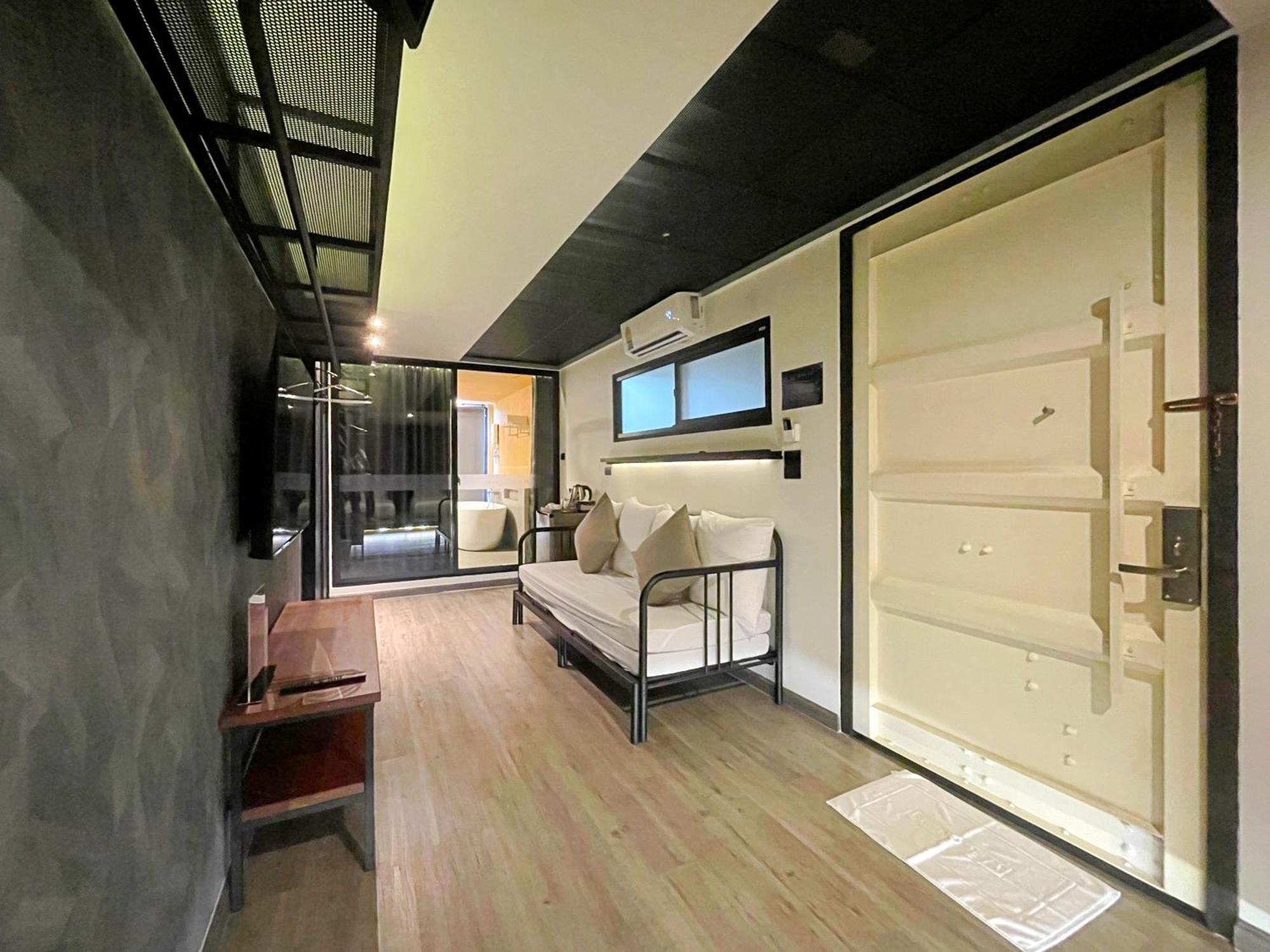 Nights In A Box Hotel Ban Muang  Room photo